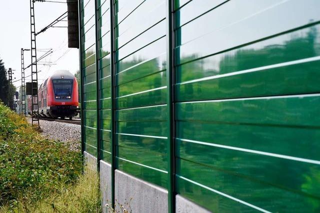 Bahn-Vertreter stellt im Gemeinderat Neuried Planung zum Ausbau der Rheintalbahn vor