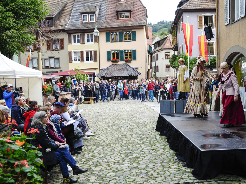 Das Spektakel mit 250 Akteuren brachte Theaterstcke, mittelalterliches Marktgeschehen, den Wettstreit der Gaukler und vieles mehr in die historische Altstadt.