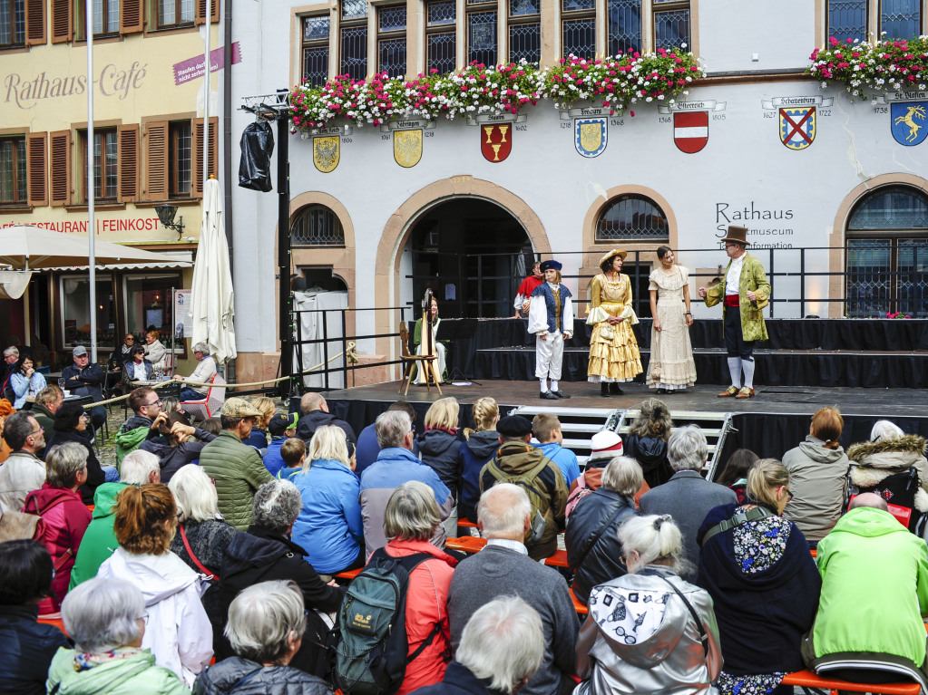 Das Spektakel mit 250 Akteuren brachte Theaterstcke, mittelalterliches Marktgeschehen, den Wettstreit der Gaukler und vieles mehr in die historische Altstadt.