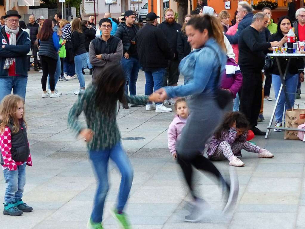 Am Samstagabend rockte Funrise die Bhne am Marktplatz. Am Sonntag bernahmen unter anderem Storl and Friends, Fees Ballettschule und 