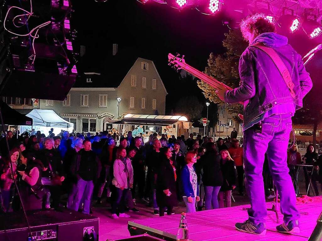 Am Samstagabend rockte Funrise die Bhne am Marktplatz. Am Sonntag bernahmen unter anderem Storl and Friends, Fees Ballettschule und 