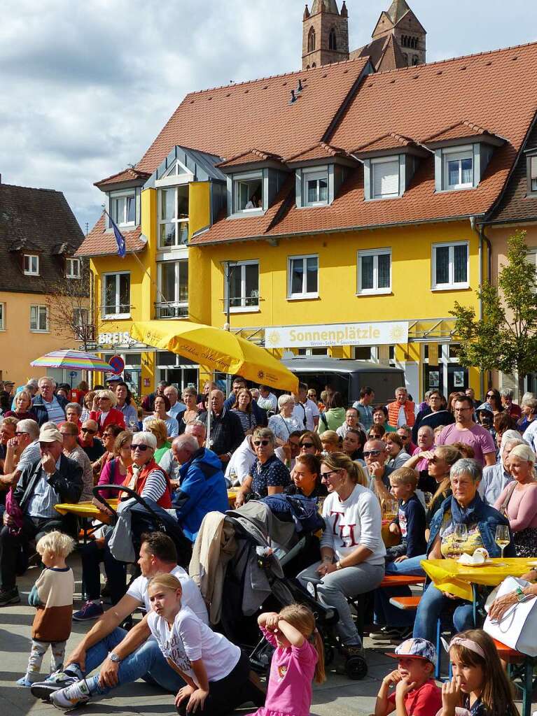 Am Samstagabend rockte Funrise die Bhne am Marktplatz. Am Sonntag bernahmen unter anderem Storl and Friends, Fees Ballettschule und 