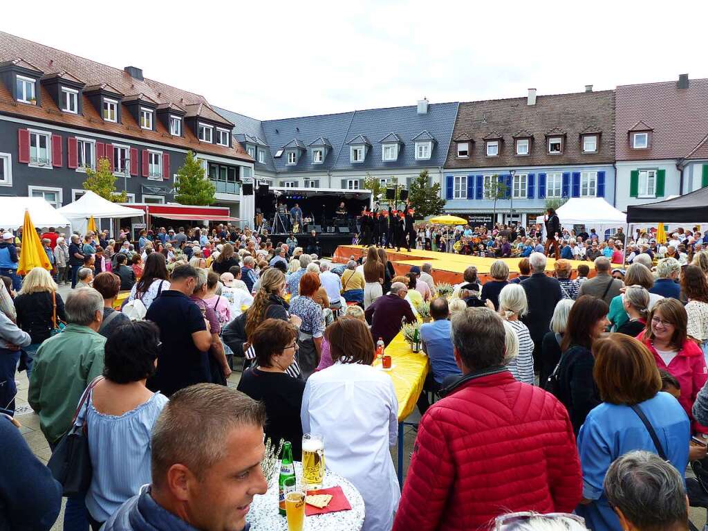 Am Samstagabend rockte Funrise die Bhne am Marktplatz. Am Sonntag bernahmen unter anderem Storl and Friends, Fees Ballettschule und 