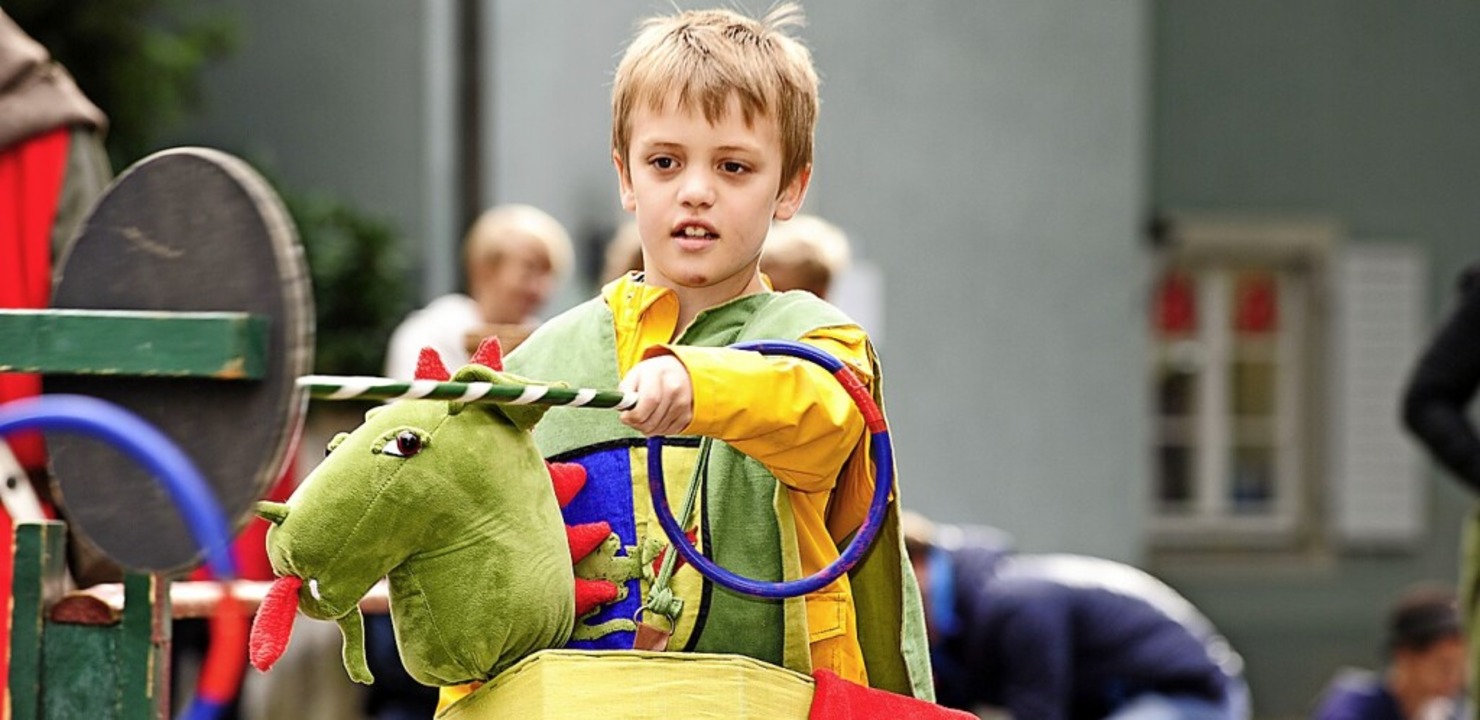 Ein Junge beim Kinder-Ritterturnier  | Foto: Bernhard Seitz