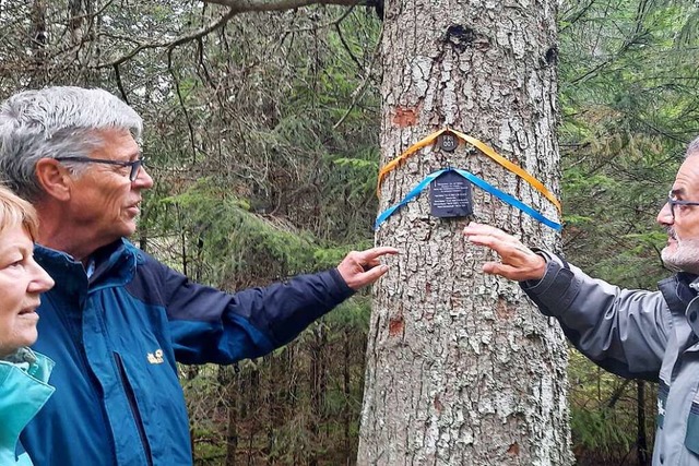 Michael Mellert (rechts) beantwortet viele Fragen.  | Foto: Heidrun Simoneit