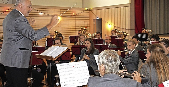 <BZ-FotoAnlauf>Hebelmusik Hausen: </BZ...Stabfhrung von Jean-Christophe Naas.   | Foto: Ralph Lacher