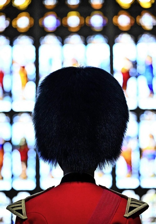 Ein Wachsoldat in der Westminster Abbey  | Foto: BEN STANSALL (AFP)