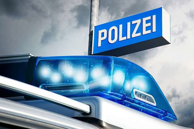 Polizei und Ordnungsamt mussten den Verkehr fr mehrere Stunden umleiten.  | Foto: Petair - stock.adobe.com