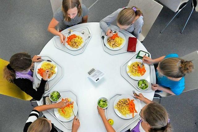 Freiburgs Schulessen soll teurer werden – und vegetarisch