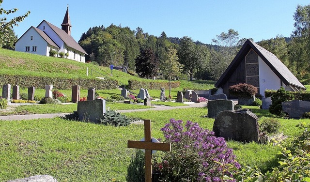 Auf dem Friedhof in Marzell soll es Felder fr anonyme Bestattungen geben.  | Foto: Rolf-Dieter Kanmacher