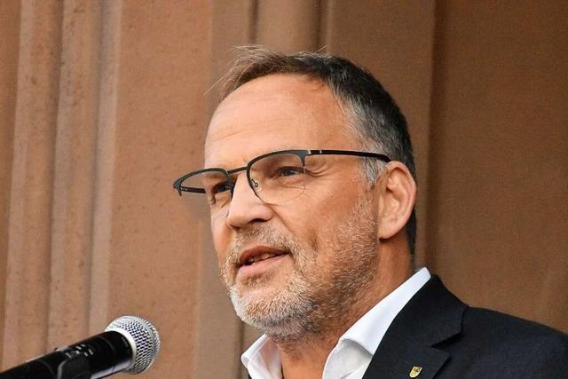 Dirk Neubauer warnt in Lörrach vor dem Verlust der Demokratie