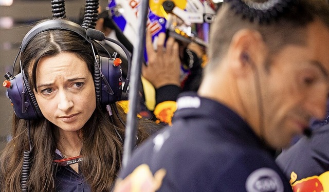 Hannah Schmitz arbeitet seit 2009 in der Formel1.  | Foto: Remko de Waal (dpa)
