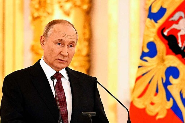 Putin spricht der Ukraine das Existenzrecht ab.  | Foto: PAVEL BEDNYAKOV (AFP)