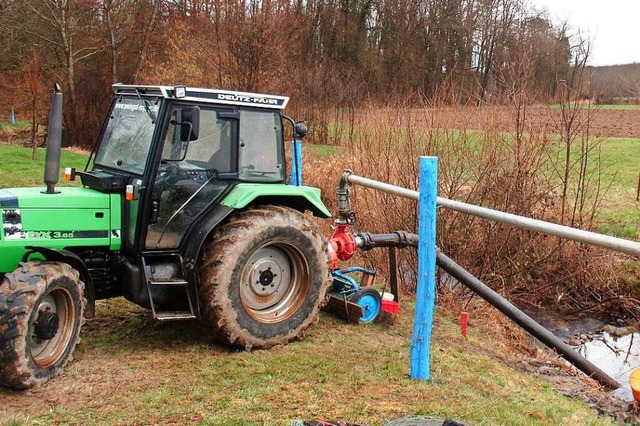 Das Entnahmeverbot gilt zunchst bis z... und Brauchwassernutzung (Symbolbild).  | Foto: Udo Feller