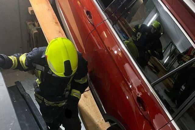 Parkplatz-Hebebhne in Waldkirch gibt unter Auto nach