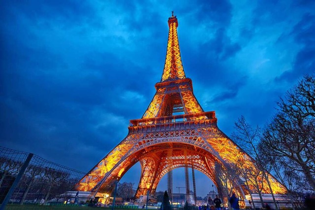 Leuchtet abends nicht mehr so lang: der Eiffelturm  | Foto: Nataliya Hora /stock.adobe.com