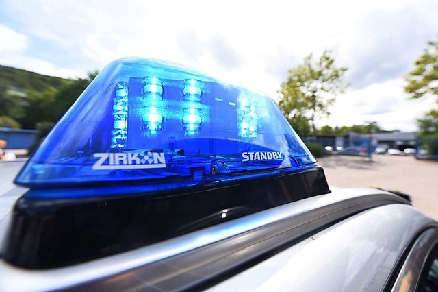 Sattelzug Streift Porsche Bei Fahrstreifenwechsel In Lörrach - Lörrach ...