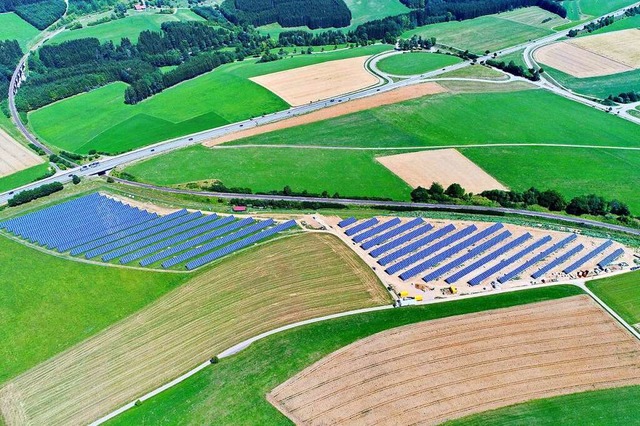 Aus dem Solarpark Unadingen kommt ein ...ms, der in  Lffingen verbraucht wird.  | Foto: Phiippe Thines