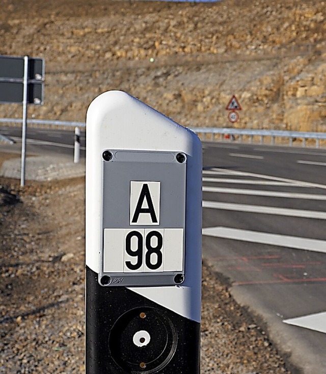 Am neu erffneten vierten Abschnitt der A98 gibt es viel Kritik.  | Foto: Boris Burkhardt