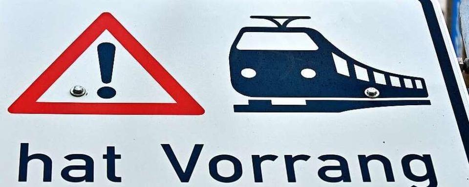 Radelndes Kind kollidiert mit der Straßenbahn in Freiburg-Wiehre