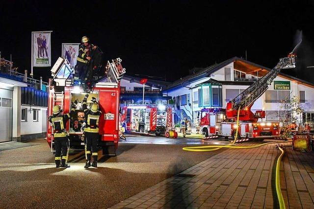 Feuerwehren aus Schuttertal, Biederbach, Elzach und Welschensteinach proben erstmals gemeinsam auf dem Geisberg