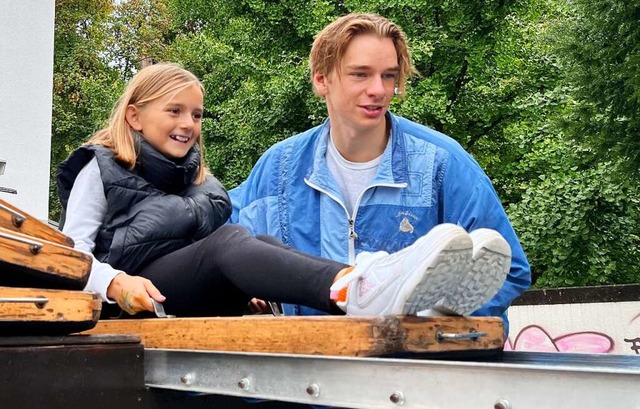 Trotz Regenwetters: Die Kinder hatten Spa auf der Wellenrutsche.  | Foto: Hans Hege