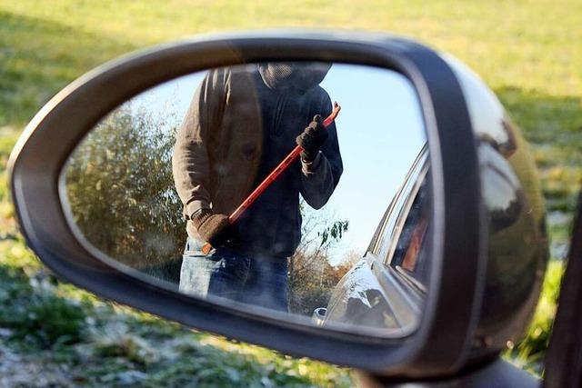 Unbekannte haben in Schliengen ein Auto aufgebrochen