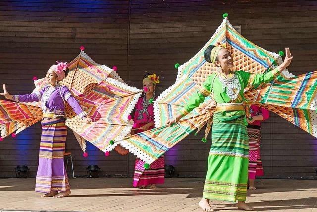 Buntes Fest als Zeichen fr friedvolles interkulturelles Miteinander