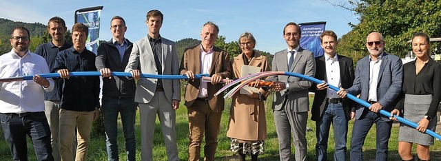 In Altvogtsburg ist der Spatenstich fr den Glasfaserausbau gefeiert worden.   | Foto: Sebastian Ehret