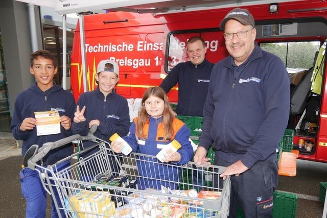 Supermarkt-Kunden zeigen Solidarität beim Dosentag in Titisee-Neustadt