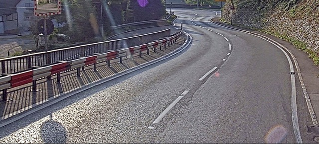 Die Fahrbahn der Abfahrt Hauenstein weist Risse auf.  | Foto: Regierungsprsidium Freiburg