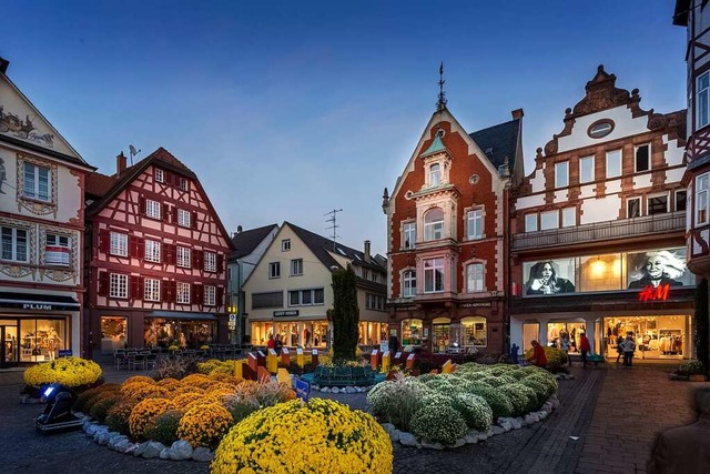 2019 gab es letztmals eine Chrysanthem...ind die Beete am Sonnenplatz zu sehen.  | Foto: Stadt Lahr