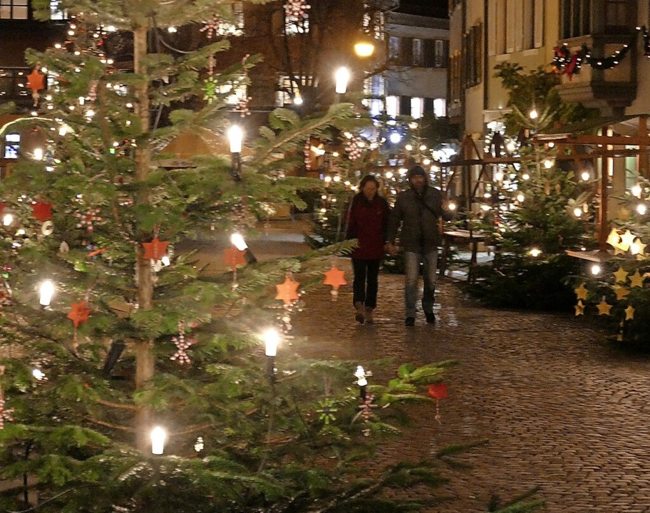 Weihnachtsbeleuchtung soll es in Stauf...Krozingen (rechts) prinzipiell geben.   | Foto: Hans-Peter Müller