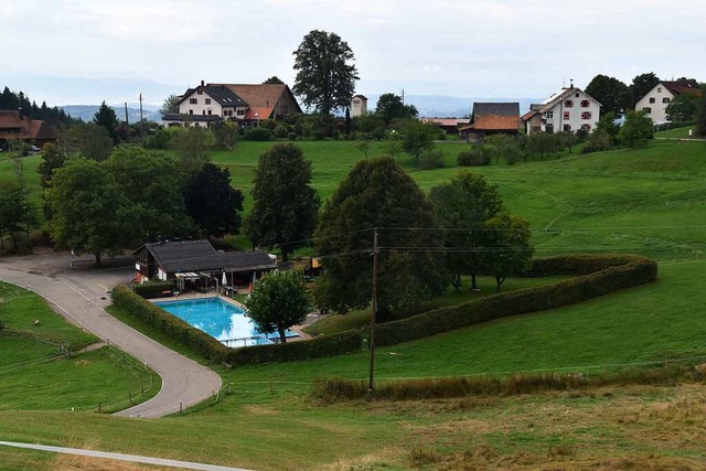 Kaum ein Schwimmbad in der Region lieg...ls das Hhenschwimmbad in Schweigmatt.  | Foto: Nicolai Kapitz