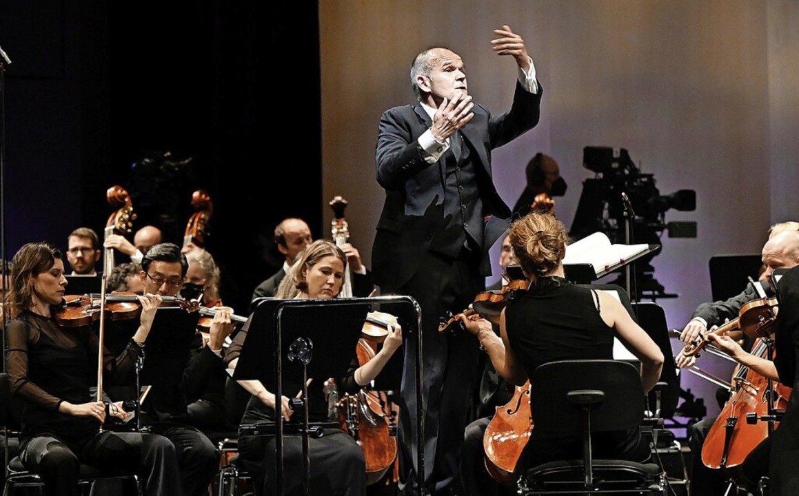 François-Xavier Roth und das SWR-Symphonieorchester in Baden-Baden  | Foto: SWR, Andrea Kremper (dpa)