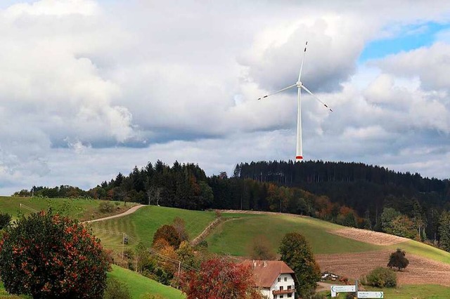 So soll sich die neue Windkraftanlage ... vom Standort Schwarzberg aus gesehen.  | Foto: kostrom Consulting Freiburg GmbH