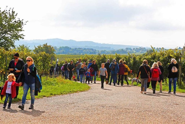 Zahlreiche Familien waren am Feiertag rund um den Kaiserberg unterwegs.   | Foto: Sandra Decoux