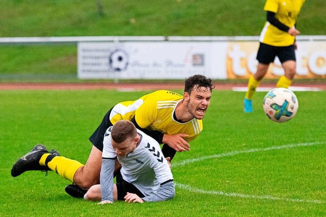 Fuball ist Leidenschaft: Nico Binder ...g und Florian Rohrer aus Friedenweiler  | Foto: Wolfgang Scheu