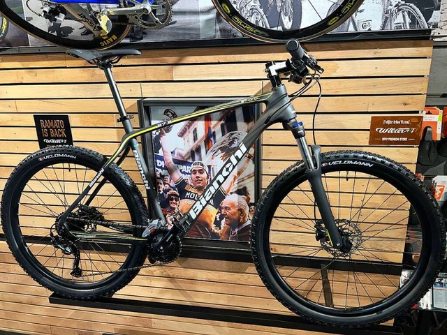 Wer gro ist, kann bei Bike Sport Worl...n: das Bianchi MTB Ethanol in Gre 53  | Foto: Bike Sport World