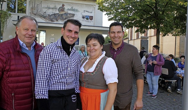 Oktoberfest auf dem Freitagsmarkt in H... Michaela Sprich und Stefan Ostermaier  | Foto: Otmar Faller