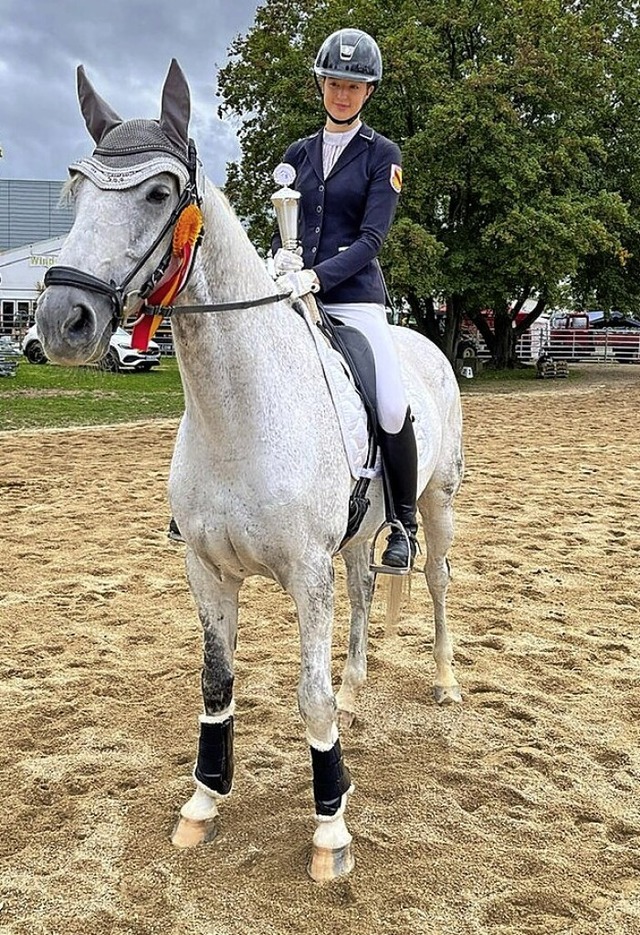 Fhrte in der  Dressur: Louisa Leonhar...ke Riccioli  vom RFV Lahr-Reichenbach   | Foto: privat