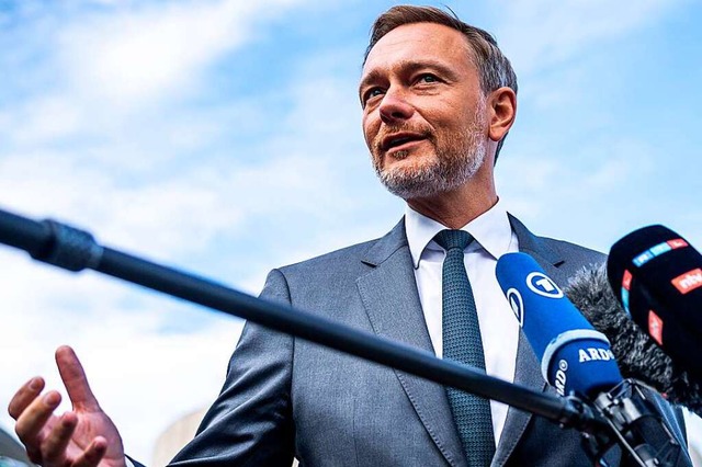 FDP-Finanzminister Christian  Lindner ...mse ab dem Jahr 2023 wieder einhalten.  | Foto: Michael Kappeler