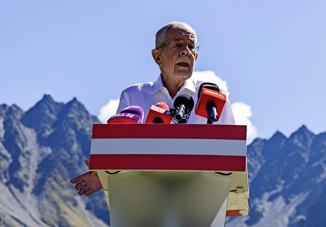 Alexander Van der Bellen bei einem Medientermin im Kaunertal.   | Foto: Expa/Johann Groder