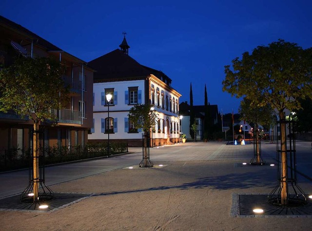 Die Straenbeleuchtung leuchtet in Ringsheim nachts nur noch halb so hell.  | Foto: Adelbert Mutz