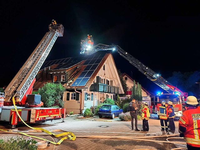 Ein Schaden von 200000 Euro entstand d...Die Bewohner konnten ihr Leben retten.  | Foto: Feuerwehr Oberkirch