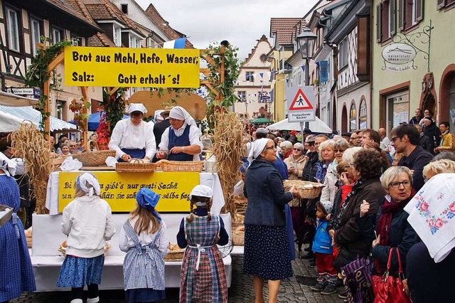 Der Festumzug am Sonntag &#8211; hier ...m Alemannischen Brotmarkt in Endingen.  | Foto: Ilona Huege