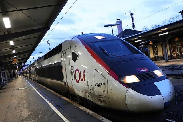 Der Schnellzug TGV (im Foto beim Halt ...heim und bindet so den Europa-Park an.  | Foto: Christoph Breithaupt