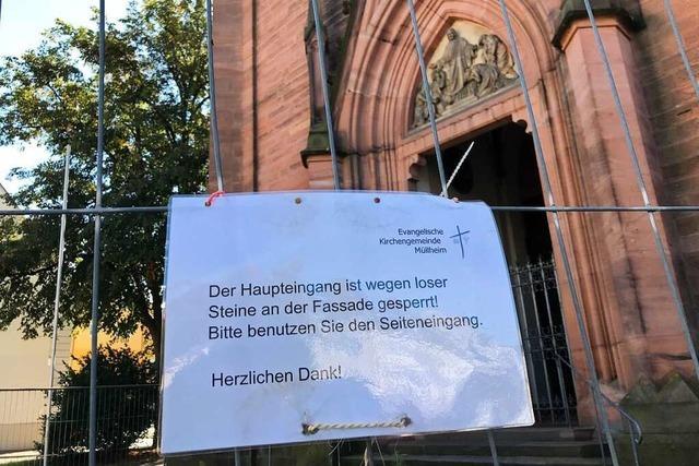 Darum ist der Haupteingang der Stadtkirche Mllheim abgesperrt