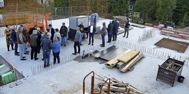 Der CDU-Stadtverband besichtigte die Baustelle des Lebenshilfe-Neubaus am Brhl.  | Foto: Nikolaus Bayer