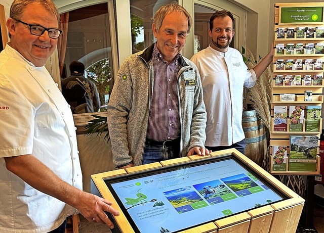 Erffneten die dezentrale Infostelle i..., Walter Kemkes und Maximilian Grether  | Foto: Privat